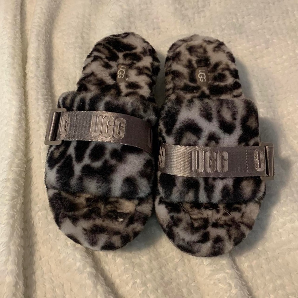Ugg fluffita platform slippers